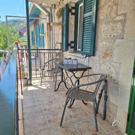 Casa Di Tsanes Feriehus